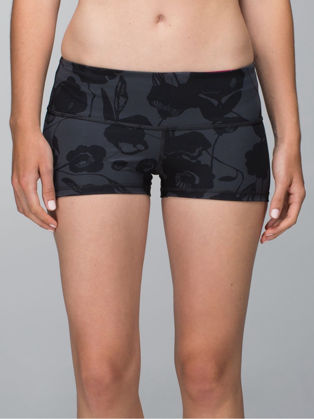 Womens Lululemon Boogie Short Full-On Luxtreme Floral Printed Black Coal Yoga 10